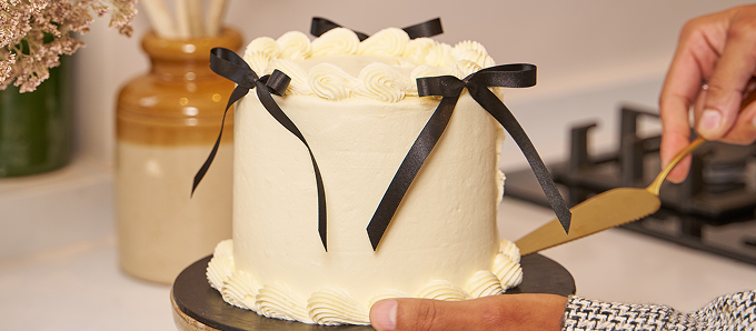 /collections/mini-tall-and-two-tier-cakes