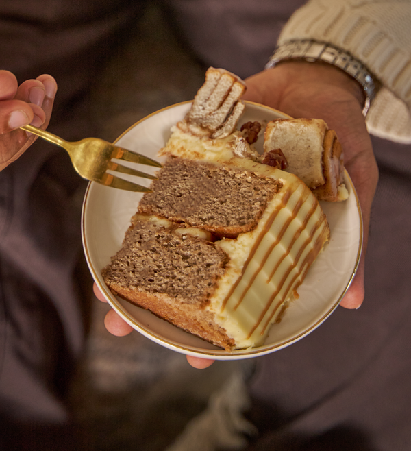 Cinnamon Bun Cake