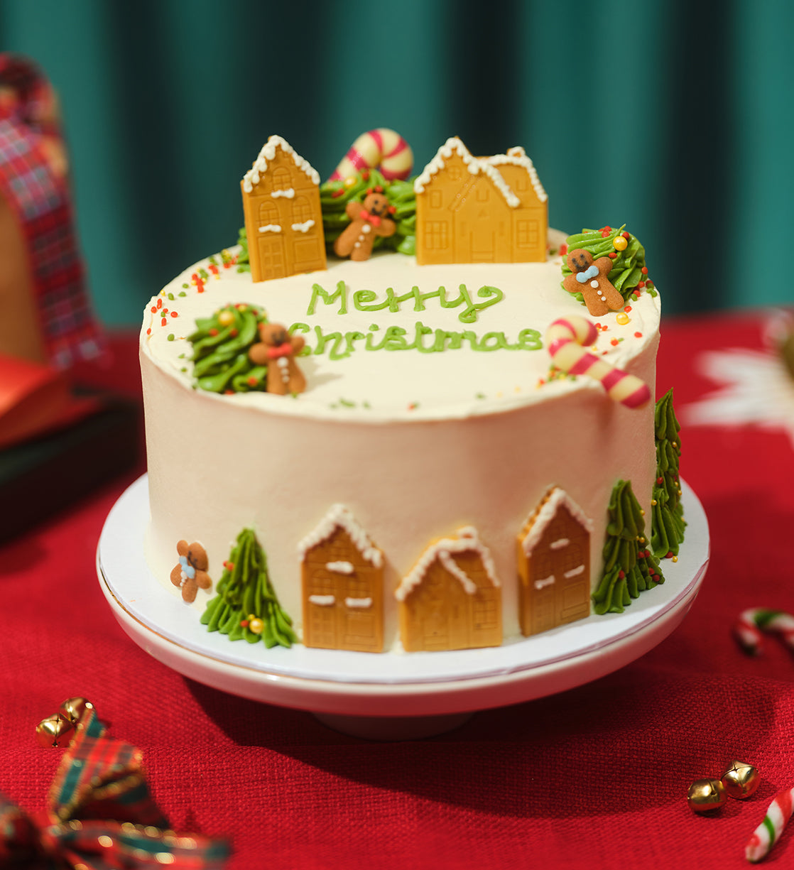 Christmas Gingerbread House Cake